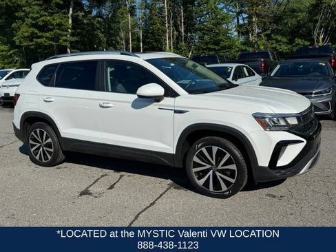 Certified 2023 Volkswagen Taos SE w/ Panoramic Sunroof Package FWD image 3
