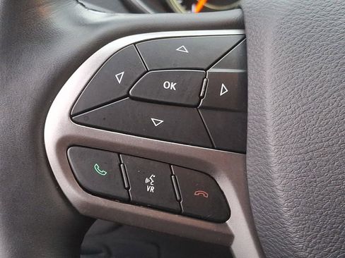 Used 2019 Jeep Cherokee Limited image 15