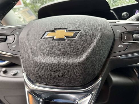 Used 2025 Chevrolet Trax LT w/ LT Convenience Package FWD image 18