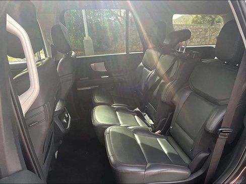 Used 2025 Ford Expedition Active AWD/4WD image 26