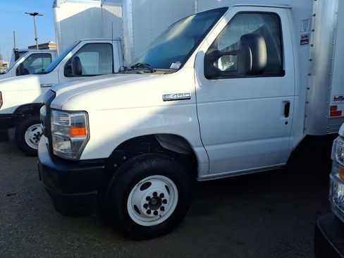 New 2026 Ford E-450 and Econoline 450 Super Duty w/ Power Equipment Group RWD image 3