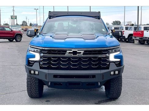 Used 2023 Chevrolet Silverado 1500 ZR2 w/ Technology Package AWD/4WD image 3