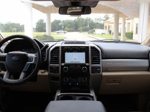 Used 2019 Ford F250 Lariat w/ Lariat Ultimate Package AWD/4WD image 31