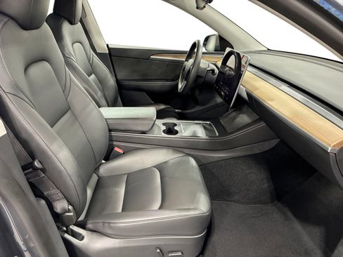 Certified 2023 Tesla Model Y AWD image 13