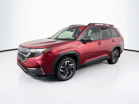 Used 2025 Subaru Forester Premium AWD/4WD image 7