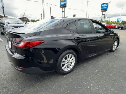 Used 2025 Toyota Camry LE FWD image 8