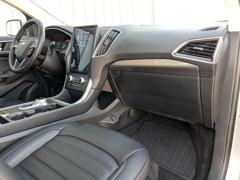 Used 2024 Ford Edge SEL w/ Convenience Package image 6