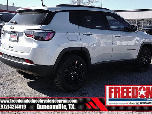 New 2026 Jeep Compass Latitude image 5