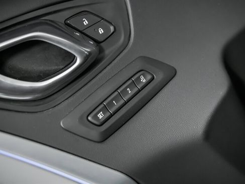 Used 2017 Chevrolet Camaro ZL1 image 18