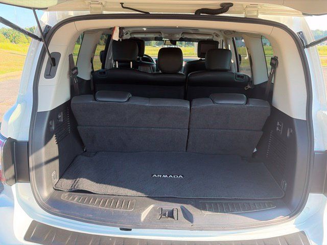 Used 2018 Nissan Armada Platinum w/ Interior Lighting Package RWD image 17