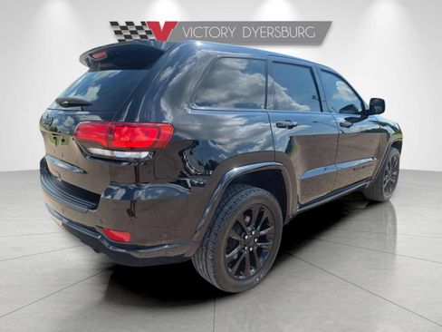 Used 2020 Jeep Grand Cherokee Altitude AWD/4WD image 4