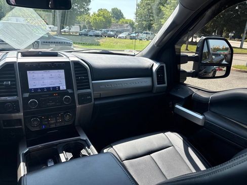 Used 2020 Ford F450 Lariat w/ Lariat Ultimate Package AWD/4WD image 17