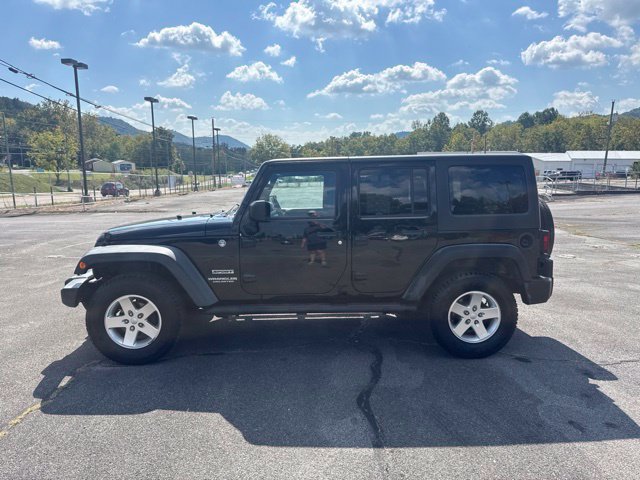 Used 2012 Jeep Wrangler Unlimited Sport AWD/4WD image 5