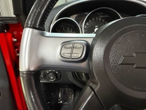 Used 2004 Chevrolet SSR w/ Preferred Equipment Group RWD image 19