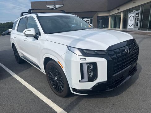 Used 2025 Hyundai Palisade Calligraphy AWD/4WD image 2