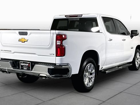 Used 2022 Chevrolet Silverado 1500 LTZ w/ Z71 Off-Road Package AWD/4WD image 13