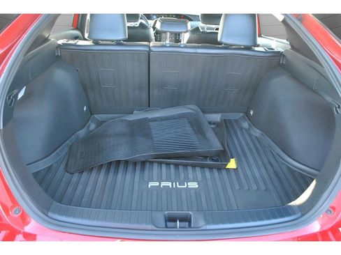 Used 2022 Toyota Prius Limited w/ Premium Convenience Package FWD image 16