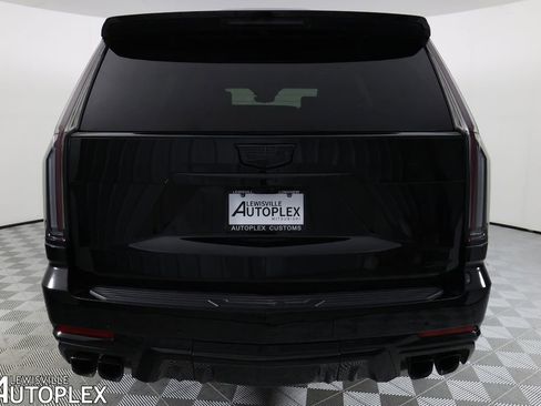 Used 2025 Cadillac Escalade V image 6