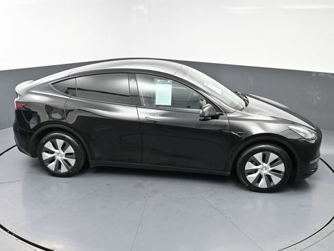 Used 2022 Tesla Model Y Long Range image 51