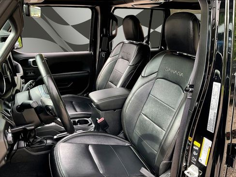 Used 2023 Jeep Wrangler Unlimited Sahara w/ Cold Weather Group AWD/4WD image 25