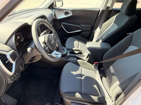 Used 2025 Kia Soul LX FWD image 11