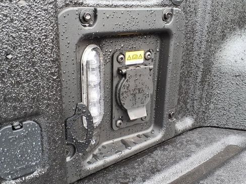 New 2026 Ford Maverick Lariat w/ Black Appearance Package image 9