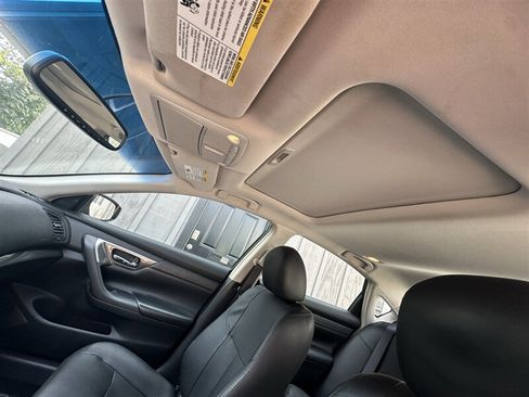 Used 2013 Nissan Altima 2.5 SL w/ Technology Pkg FWD image 49