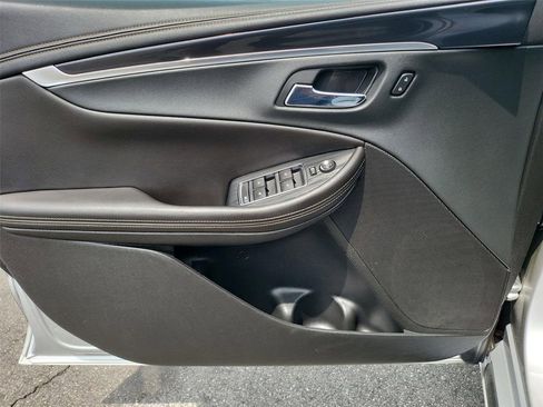 Used 2019 Chevrolet Impala LT w/ LT Convenience Package FWD image 14