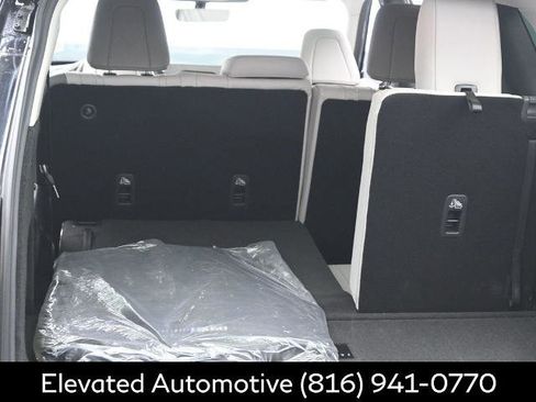Certified 2026 INFINITI QX60 Luxe w/ Cargo Package AWD/4WD image 23