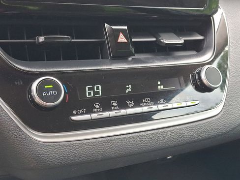Used 2024 Toyota Corolla LE FWD image 17