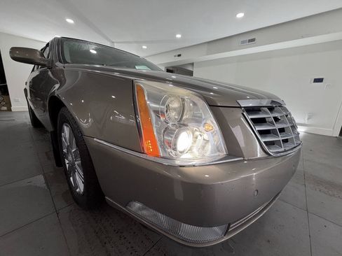 Used 2006 Cadillac DTS FWD image 6