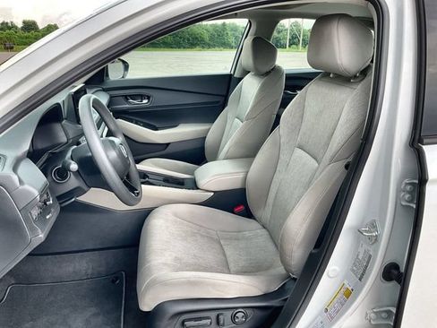 Certified 2025 Honda Accord SE image 19