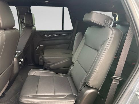 Used 2022 GMC Yukon Denali w/ Denali Premium Package AWD/4WD image 34