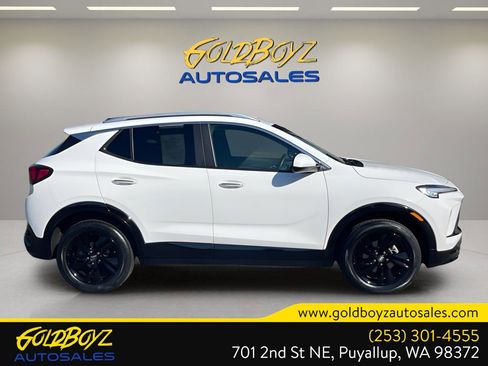 Used 2024 Buick Encore GX Sport Touring image 3