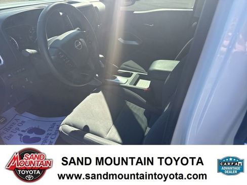 Used 2024 Nissan Frontier SV w/ SV Convenience Package image 12