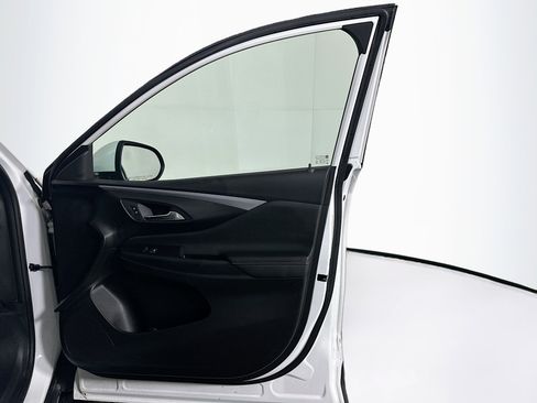 Used 2025 Buick Envista Preferred image 30