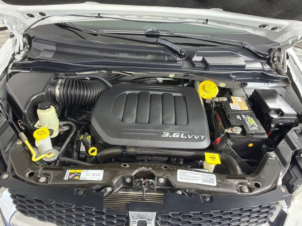 Used 2014 Dodge Grand Caravan SXT FWD image 26