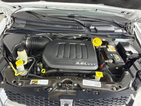 Used 2014 Dodge Grand Caravan SXT FWD image 26