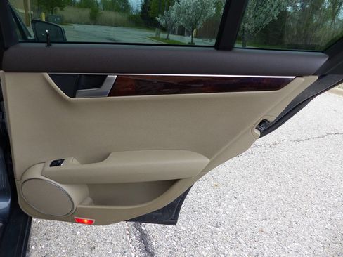 Used 2013 Mercedes-Benz C 250 Sedan image 31