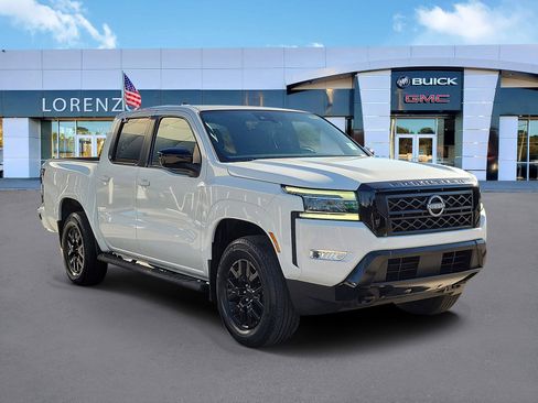 Used 2023 Nissan Frontier SV w/ Midnight Edition Package image 3