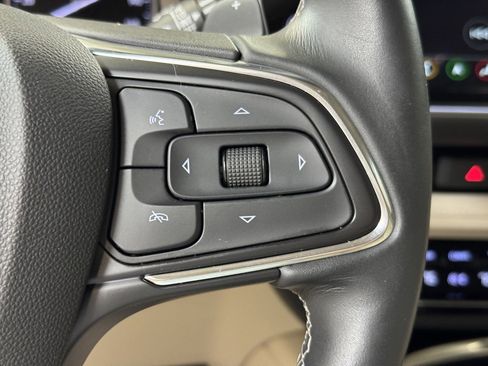 Used 2023 Buick Envision Avenir image 38