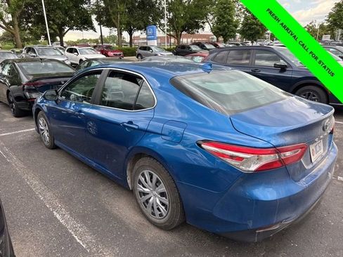 Used 2020 Toyota Camry LE FWD image 9