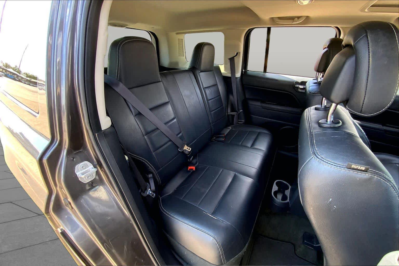 Used 2016 Jeep Patriot High Altitude FWD image 18
