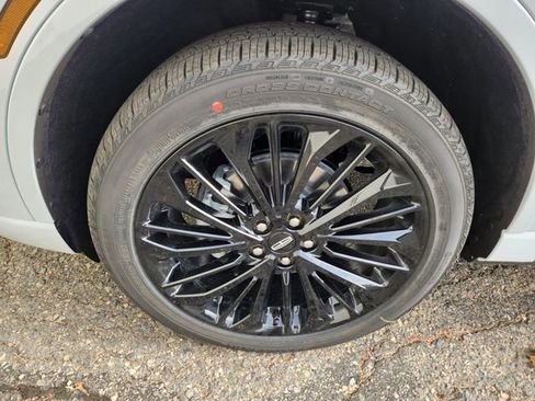 New 2026 Lincoln Corsair Reserve image 18