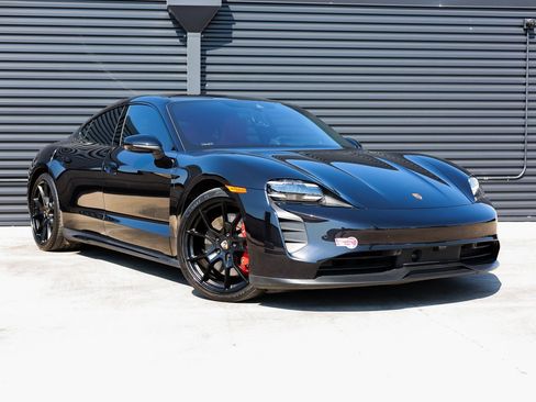 Certified 2024 Porsche Taycan GTS image 9