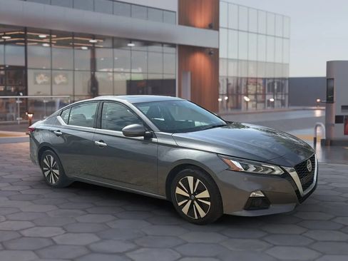 Used 2019 Nissan Altima 2.5 SV image 13