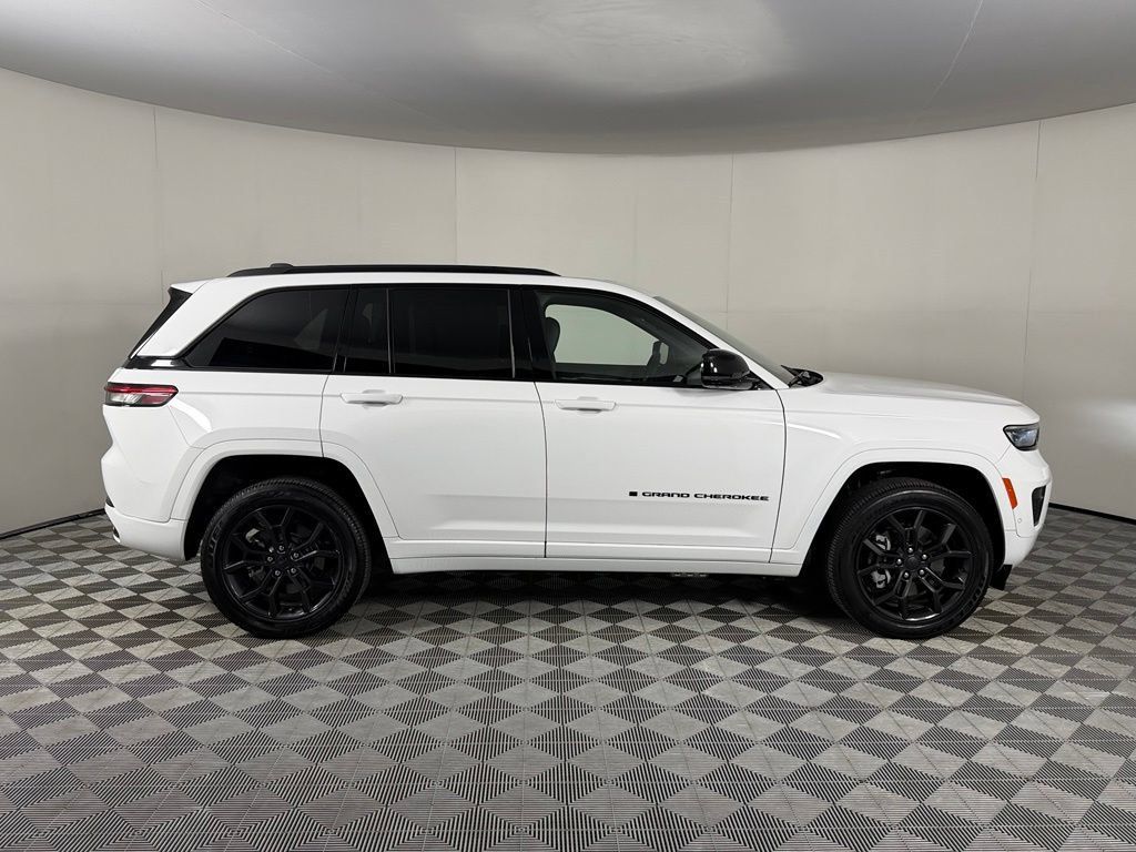 Used 2024 Jeep Grand Cherokee Limited 4xe AWD/4WD image 6