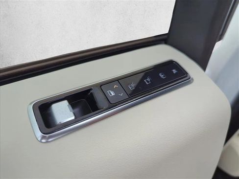 Used 2021 Land Rover Range Rover P525 Westminster Edition image 26