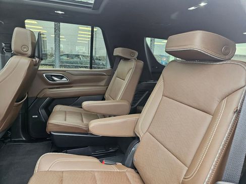 Used 2024 Chevrolet Tahoe High Country image 14