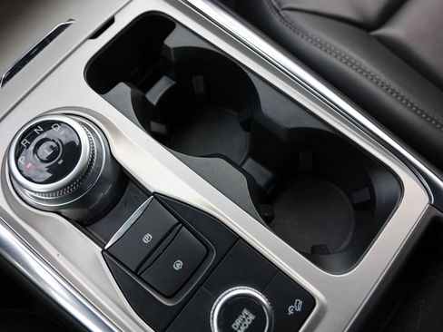 Used 2022 Ford Explorer XLT w/ Equipment Group 202A image 37